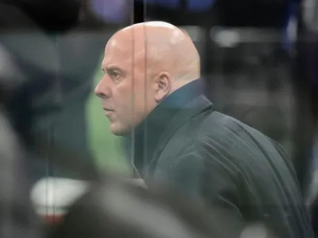 Arne Slot v zápase 6. kola ligovej fázy Ligy majstrov Inter Miláno - Liverpool.