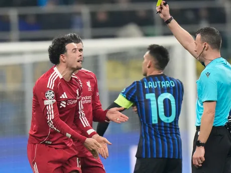 Curtis Jones v zápase 6. kola ligovej fázy Ligy majstrov Inter Miláno - Liverpool.