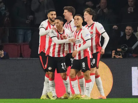 Momenty zo 6. kola hlavnej fázy Ligy majstrov medzi PSV Eindhoven a Atlético Madrid.