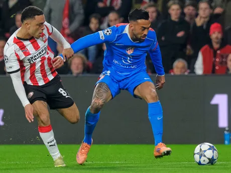 Momenty zo 6. kola hlavnej fázy Ligy majstrov medzi PSV Eindhoven a Atlético Madrid.