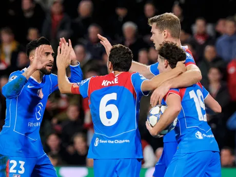 Momenty zo 6. kola hlavnej fázy Ligy majstrov medzi PSV Eindhoven a Atlético Madrid.