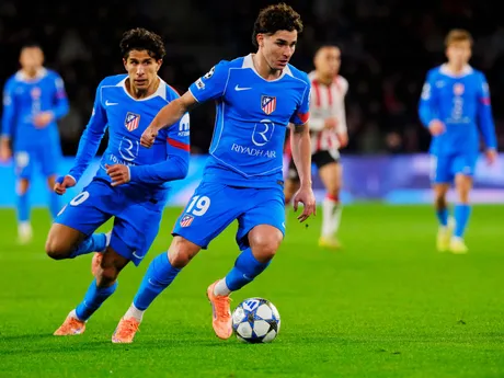 Momenty zo 6. kola hlavnej fázy Ligy majstrov medzi PSV Eindhoven a Atlético Madrid.