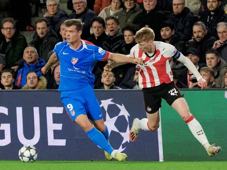 Momenty zo 6. kola hlavnej fázy Ligy majstrov medzi PSV Eindhoven a Atlético Madrid.