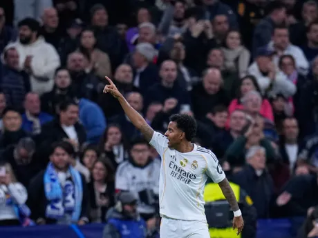 Rodrygo počas zápasu 6. kola hlavnej fázy Ligy majstrov medzi Realom Madrid a Manchestrom City.