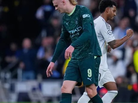 Rodrygo (vpravo) počas zápasu 6. kola hlavnej fázy Ligy majstrov medzi Realom Madrid a Manchestrom City.