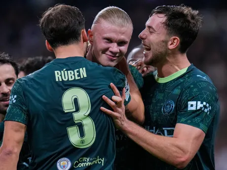 Erling Haaland počas zápasu 6. kola hlavnej fázy Ligy majstrov medzi Realom Madrid a Manchestrom City.