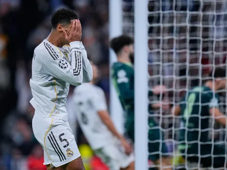 Jude Bellingham počas zápasu 6. kola hlavnej fázy Ligy majstrov medzi Realom Madrid a Manchestrom City.