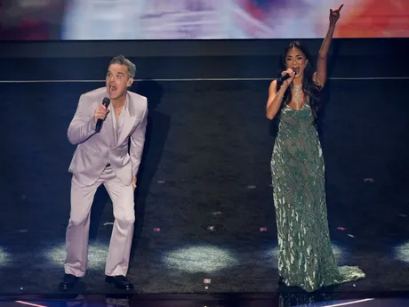 Robbie Williams a Nicole Scherzinger počas žrebu základných skupín MS vo futbale 2026