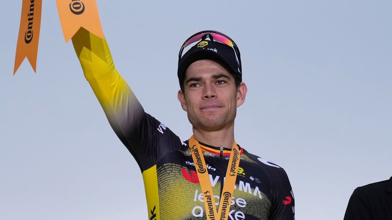 Belgický cyklista Wout van Aert po víťazstve v 21. etape Tour de France 2025.