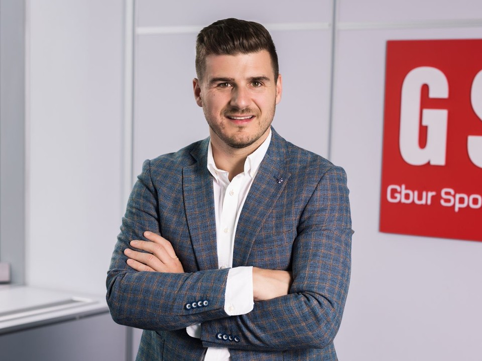 Hokejový agent Tomáš Gbúr.