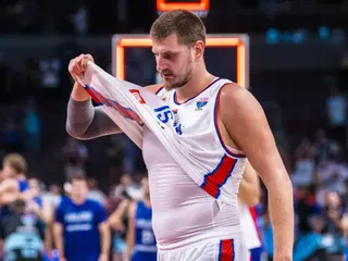 Sklamaný Nikola Jokić po vypadnutí s Fínskom.