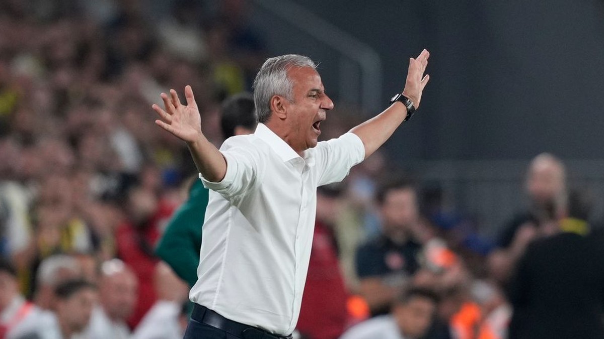 Tréner Fenerbahce Ismail Kartal.