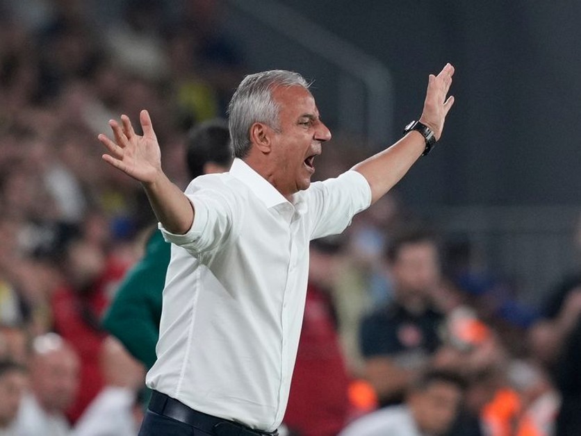 Tréner Fenerbahce Ismail Kartal.