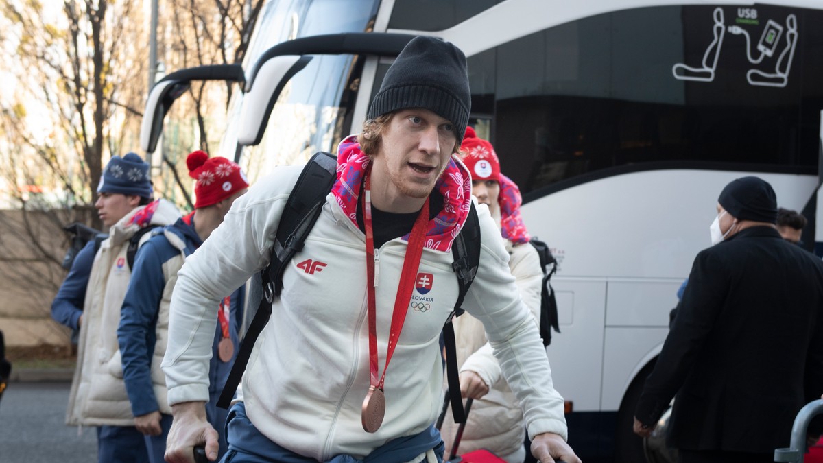 ホッケー：スロバキアのディフェンスマン、ミハル・チャジコフスキーがロシアのKHLに復帰