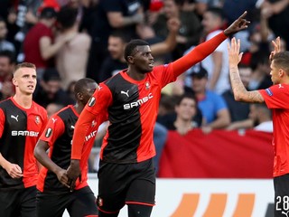 M'Baye Niang zo Stade Rennes - iulustračná fotografia.