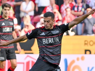 Slovenský futbalový reprezentant Lászlo Bénes v drese Unionu Berlín.