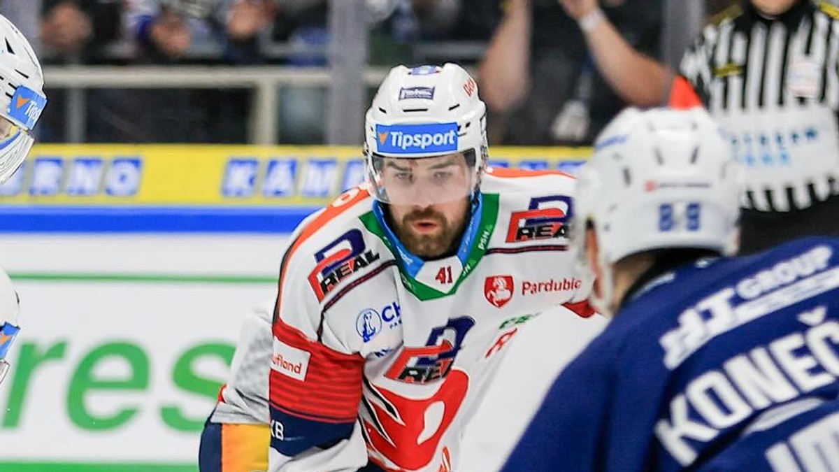 Peter Čerešňák v drese Pardubíc.