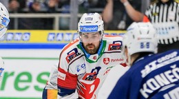 Peter Čerešňák v drese Pardubíc. 