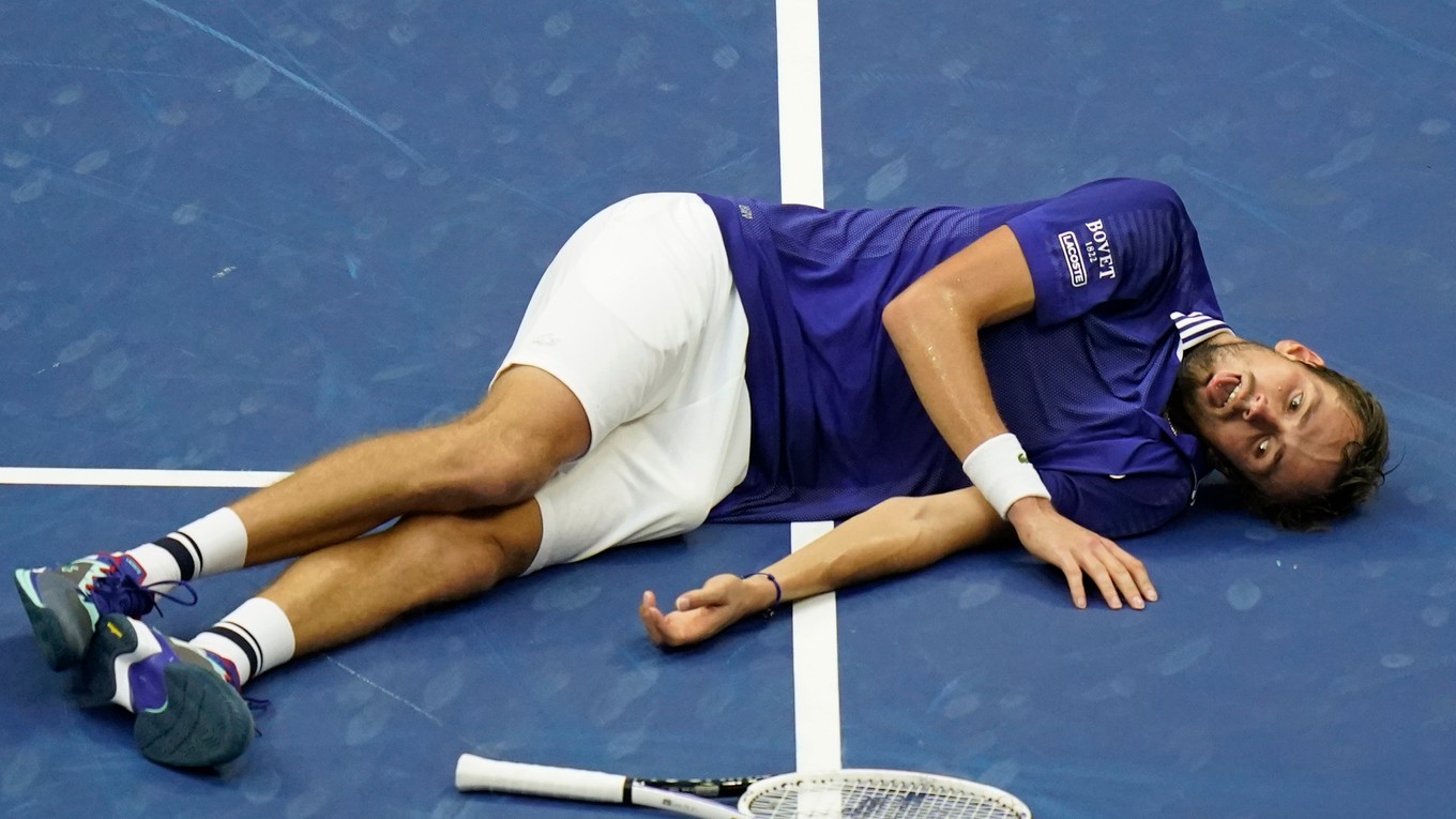 Netradičná oslava Daniila Medvedeva po triumfe na US Open.