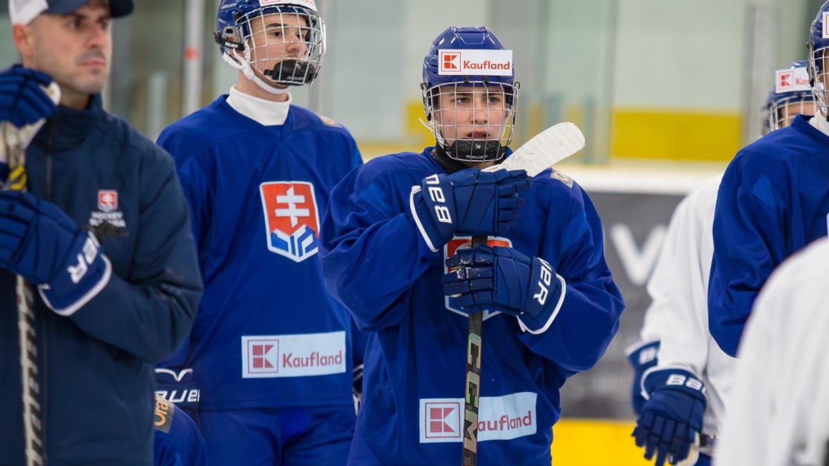 Slovenskí hokejisti do 17 rokov.