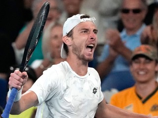 Radostné gesto Lukáša Kleina počas Australian Open 2024.
