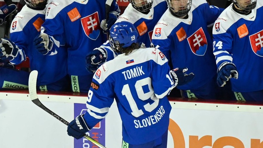 Diskusia: Denník skauta z MS U18: Tomík sa páči skautom z NHL, Fíni dominovali viac ako Američania