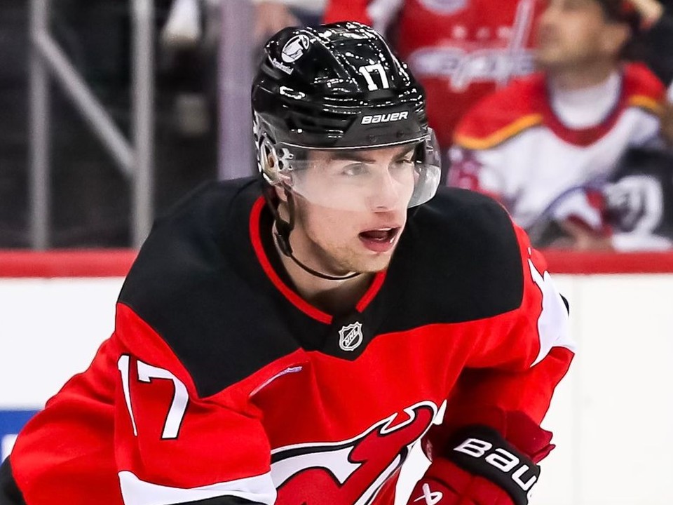 Šimon Nemec v drese New Jersey. 