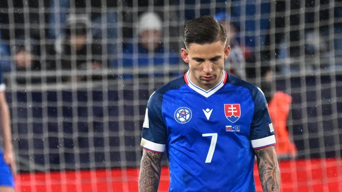 Na snímke slovenskí futbalisti Tomáš Suslov.