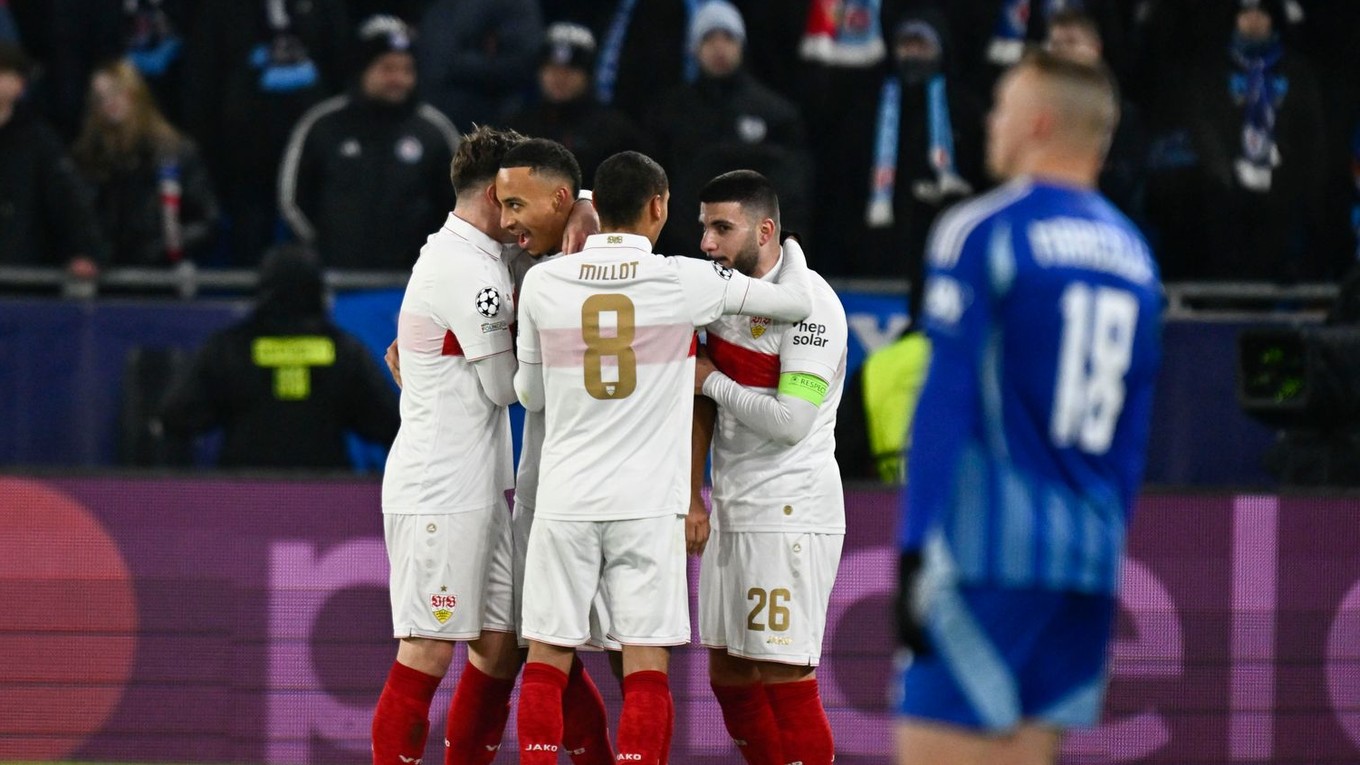 Futbalisti Stuttgartu sa tešia z gólu v zápase Ligy majstrov proti Slovanu Bratislava.