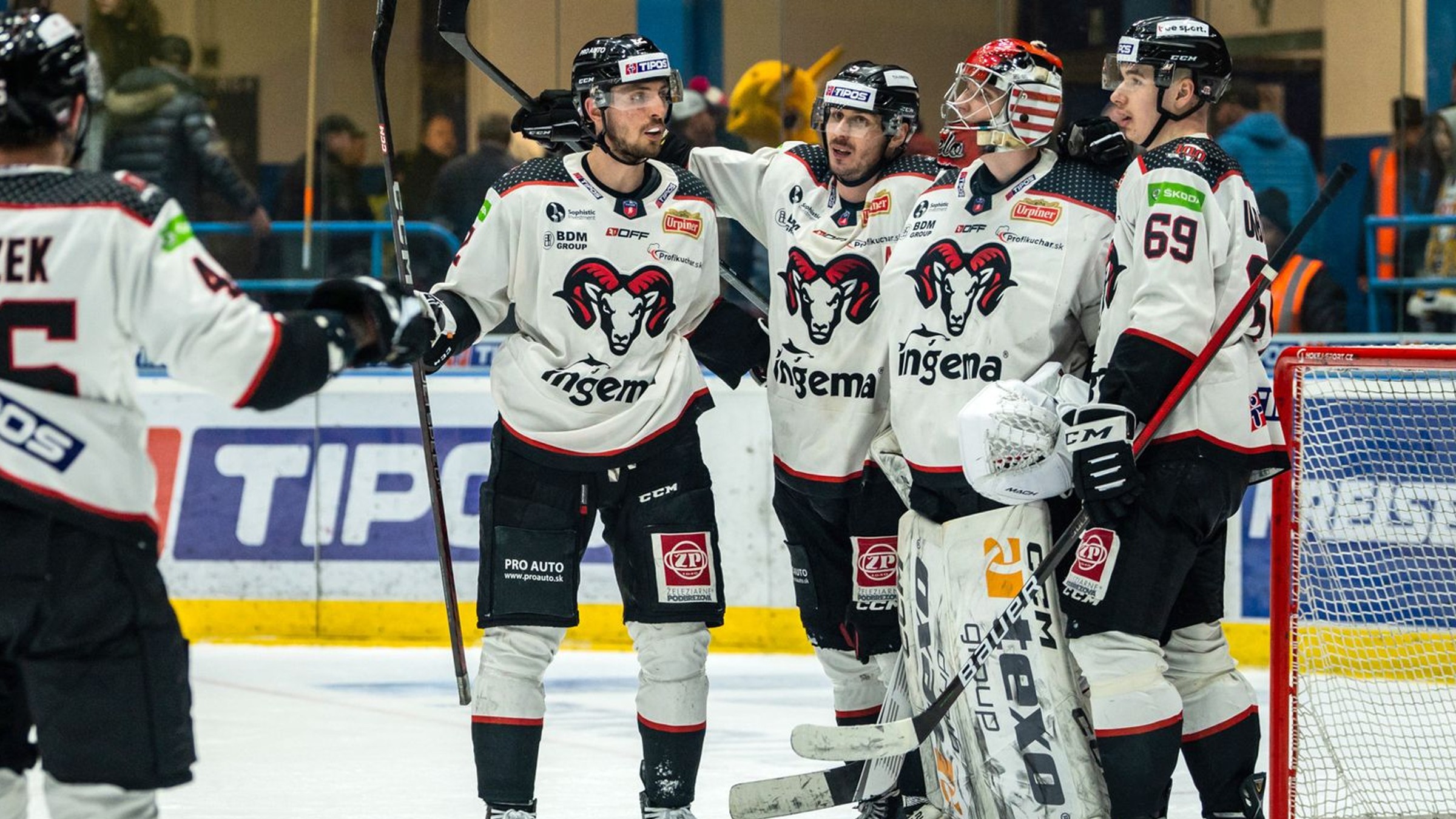 Hokejisti HC 05 Banská Bystrica počas vlaňajšej štvrťfinálovej série. 