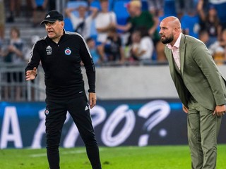 Tréner Vladimír Weiss starší a  generálny riaditeľ klubu Ivan Kmotrík mladší.