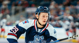 Adam Sýkora v drese Hartfordu.