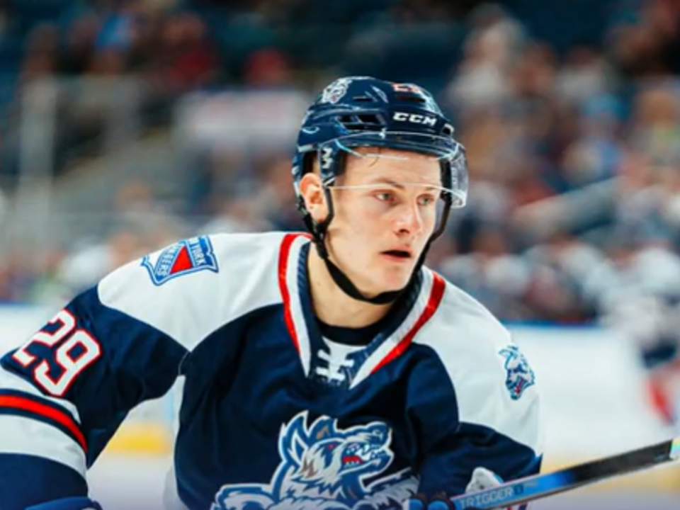 Adam Sýkora v drese Hartfordu.