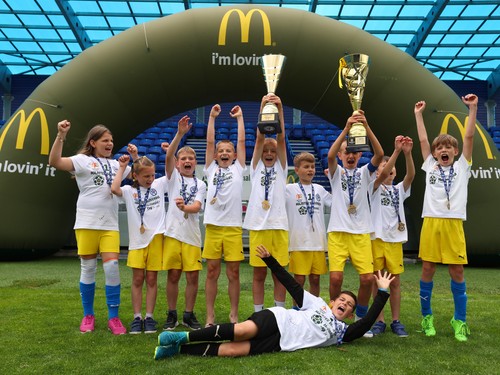 MCDONALD’S CUP – Prihlásených je vyše 900 škôl. Nepremeškajte šancu byť súčasťou legendy a poďte na EURO 2024