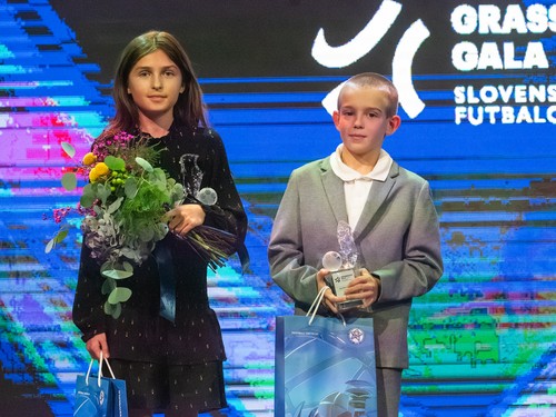 Justína Čentešová Alex Nestarec - top strelci mládež.jpg