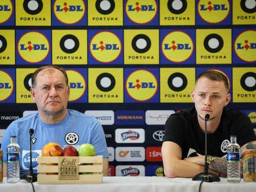 weiss duda tlacovka.JPG