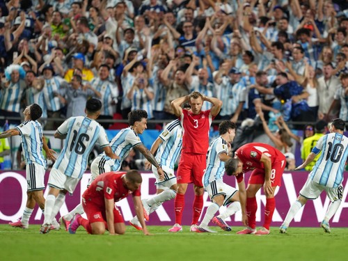 USA futbal MS26 štvrťfinále.jpg