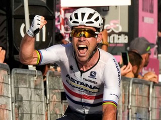 Britský cyklista Mark Cavendish vyhral záverečnú 21. etapu pretekov Giro d'Italia 2023.