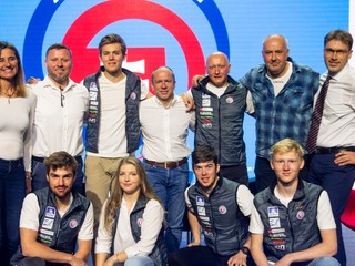 Predstavitelia ZSL a športovci, ktorí patria pod nový zväz.