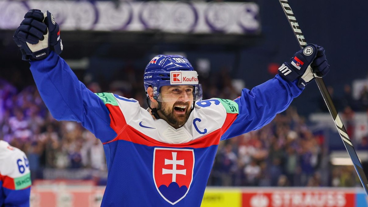 Tomáš Tatar v zápase Slovensko - USA v skupine B na MS v hokeji 2024.