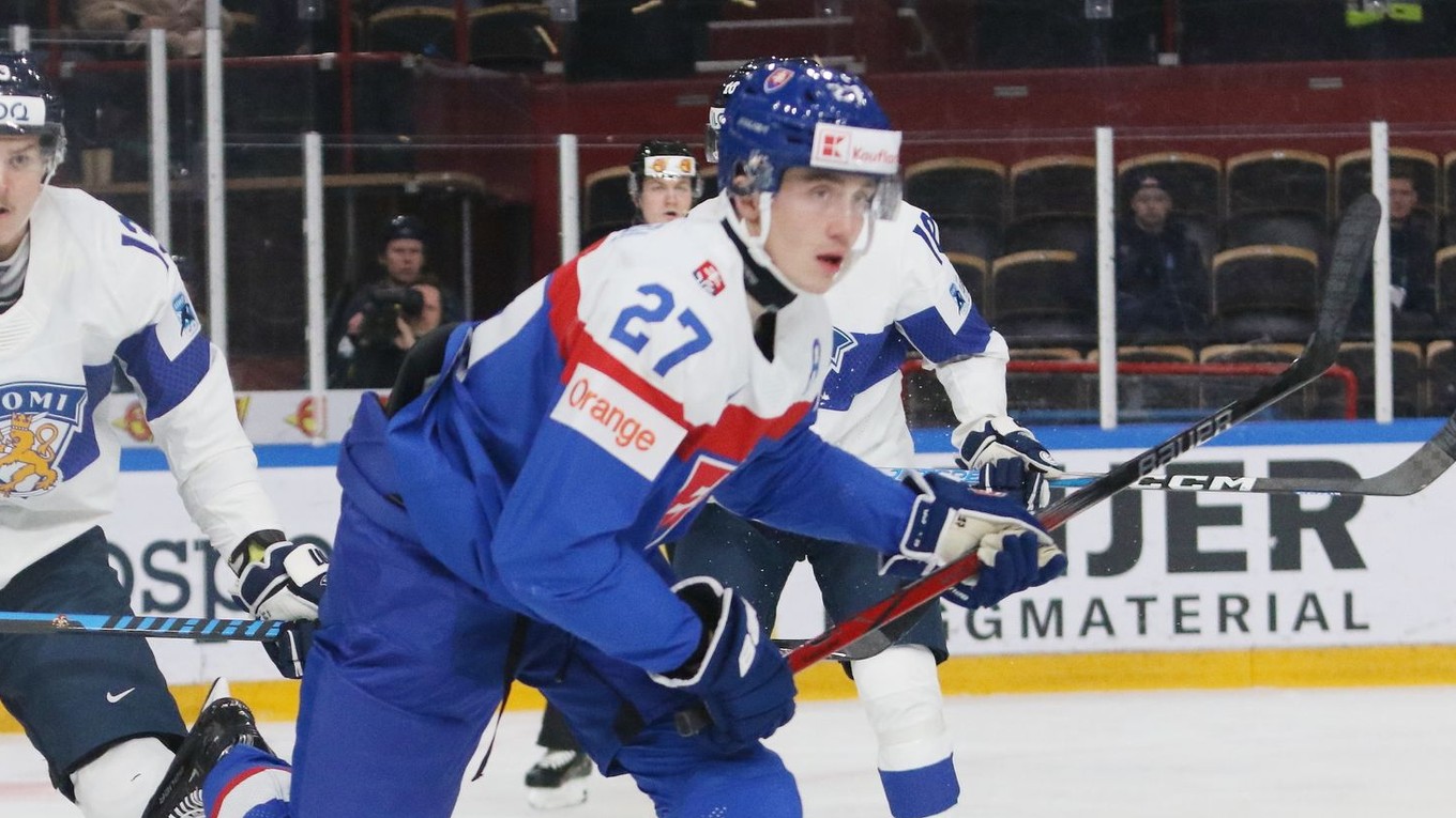 Samuel Honzek v zápase Slovensko - Fínsko vo štvrťfinále MS v hokeji do 20 rokov 2024.