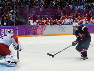 T.J. Oshie v nájazdoch proti Rusko na ZOH 2014