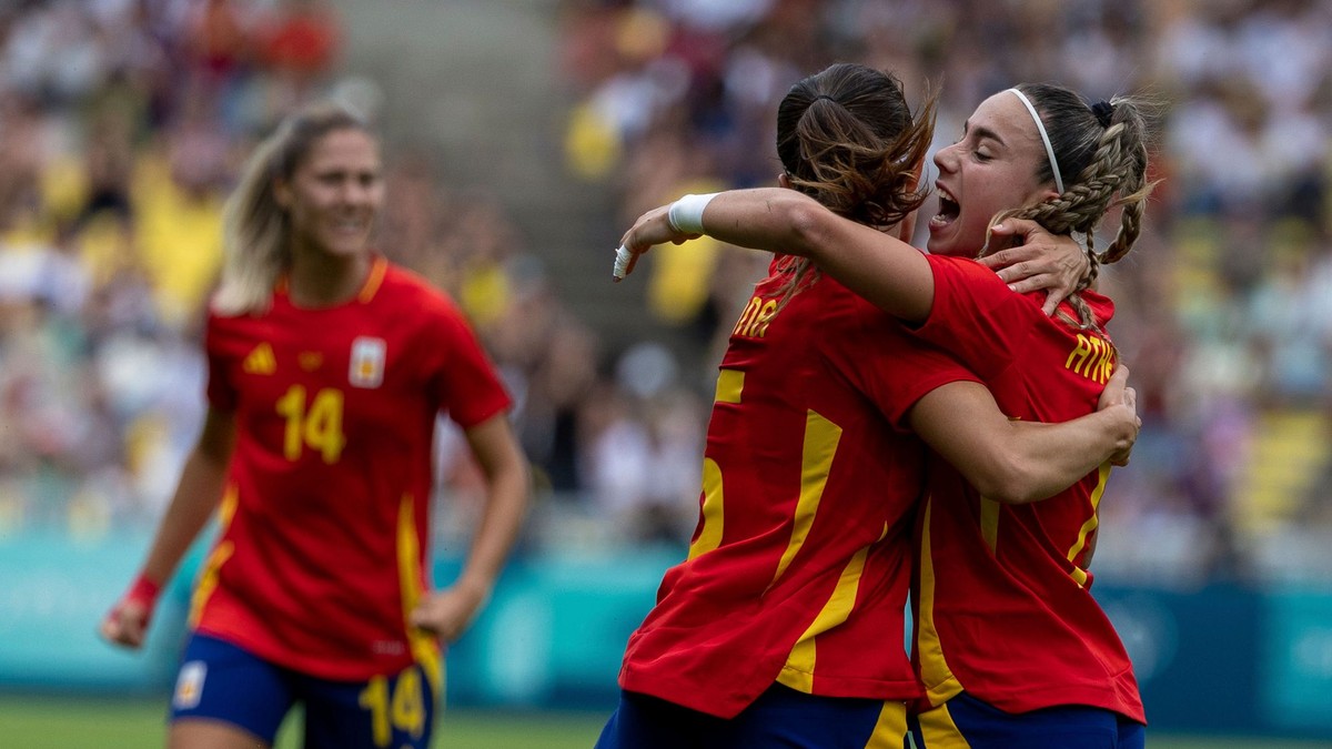 Majsterky sveta vstúpili do futbalového turnaja víťazne, suverénne aj Nemky