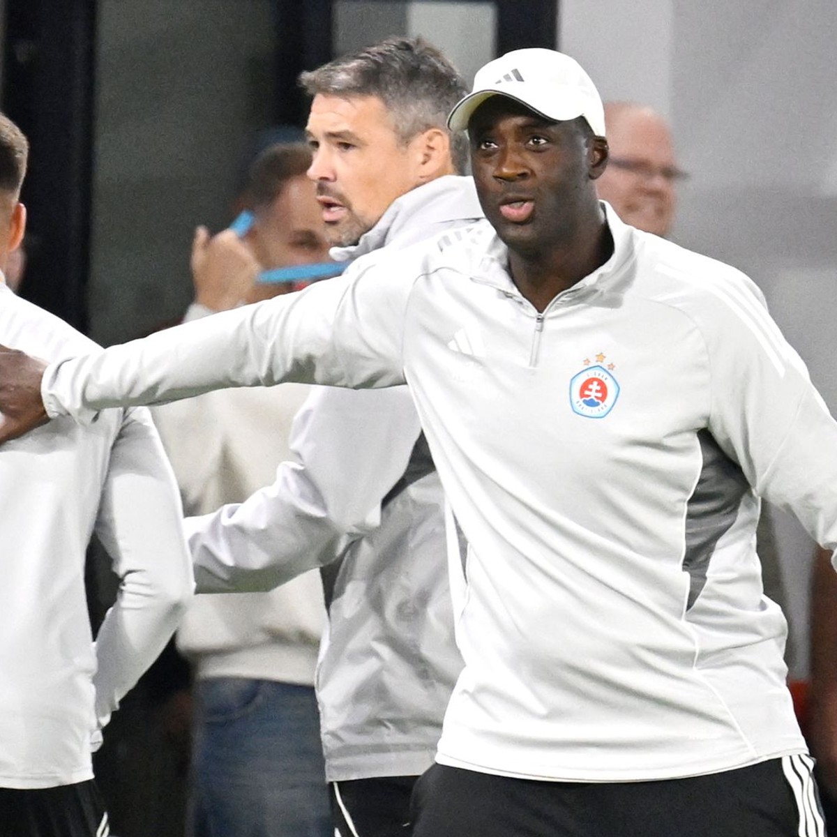 Na snímke tréner ŠK Slovan Yaya Touré v stretnutí 8. kola futbalovej Niké ligy ŠK Slovan Bratislava - MŠK Žilina.