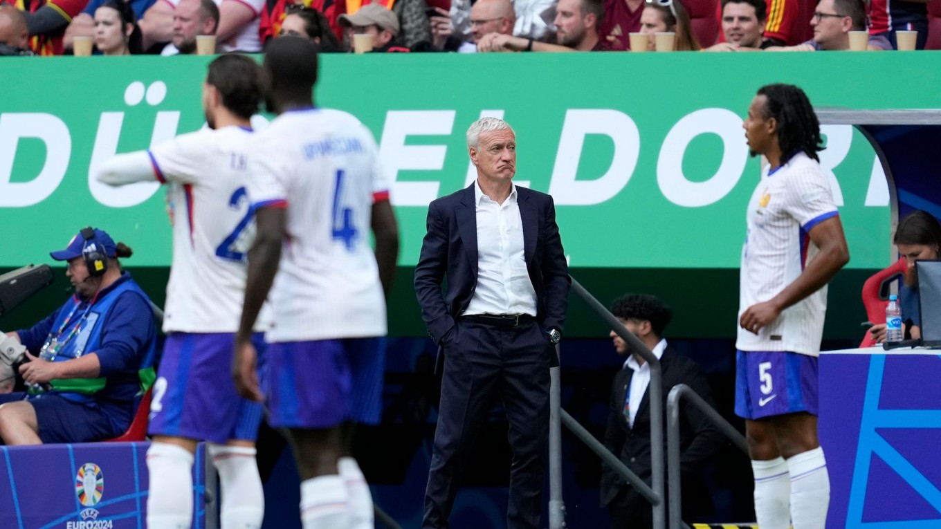 Didier Deschamps na lavičke Francúzska.