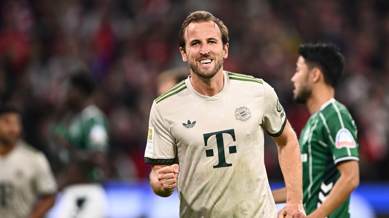 Harry Kane oslavuje gól do siete Werderu Brémy.
