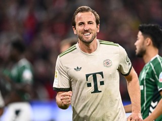 Harry Kane oslavuje gól do siete Werderu Brémy.