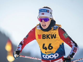 Nórska bežkyňa na lyžiach Karoline Simpsonová-Larsenová.