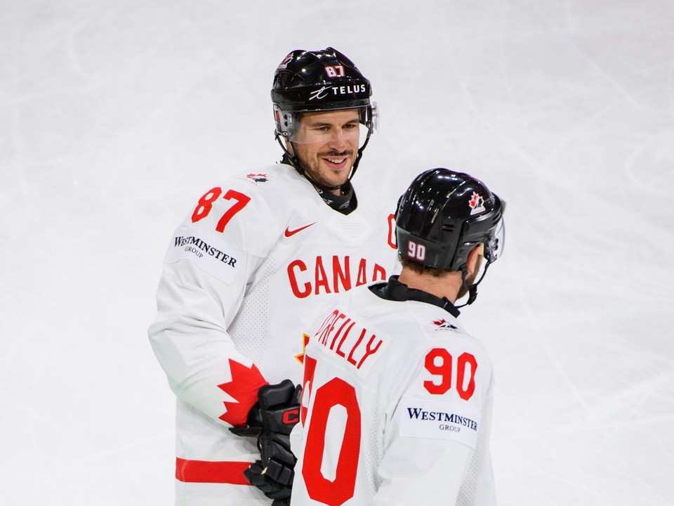 Sidney Crosby (vľavo) a Ryan O'Reilly.