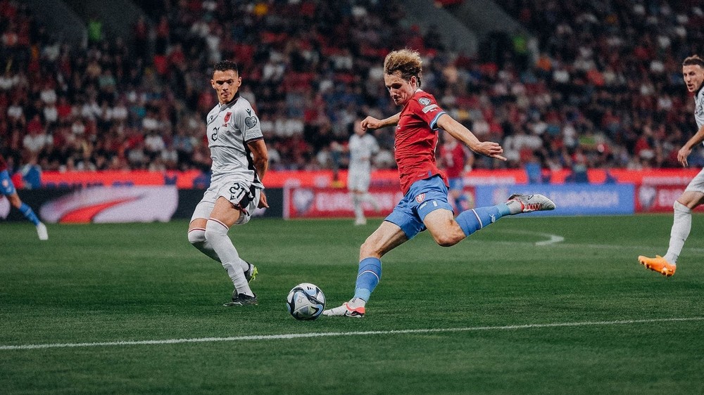 Česi po Moldavsku nezdolali ani Albánsko, Maďari dobyli Belehrad a vedú skupinu